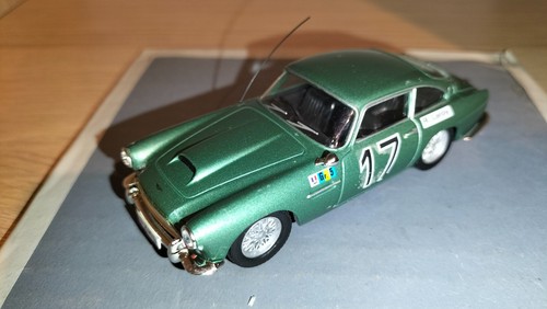 Aston martin db4 coupe - ,